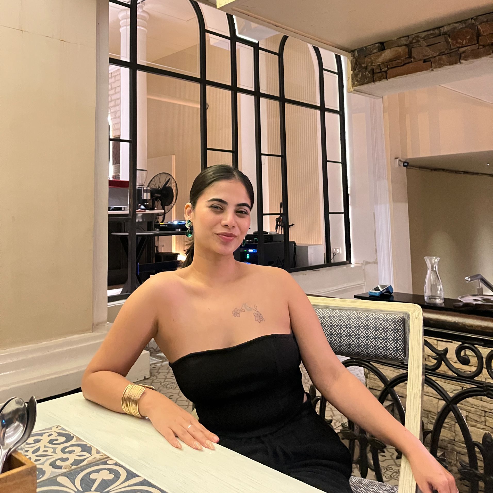 slaying while my airbnb runs